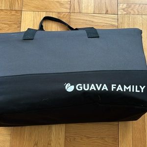 Guava Family - lotus portable crib